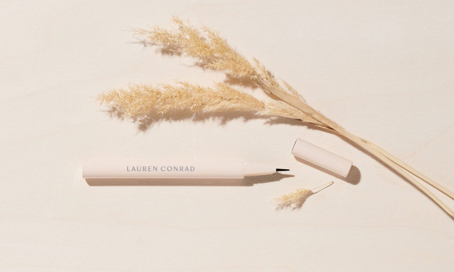 با خط چشم مایع از Lauren Conrad Beauty آشنا شوید