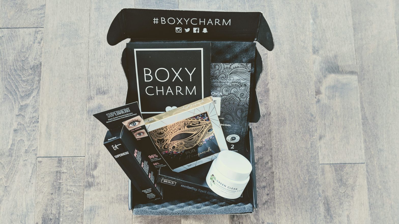 جعبه گشایی و بررسی BOXYCHARM اکتبر 2018
